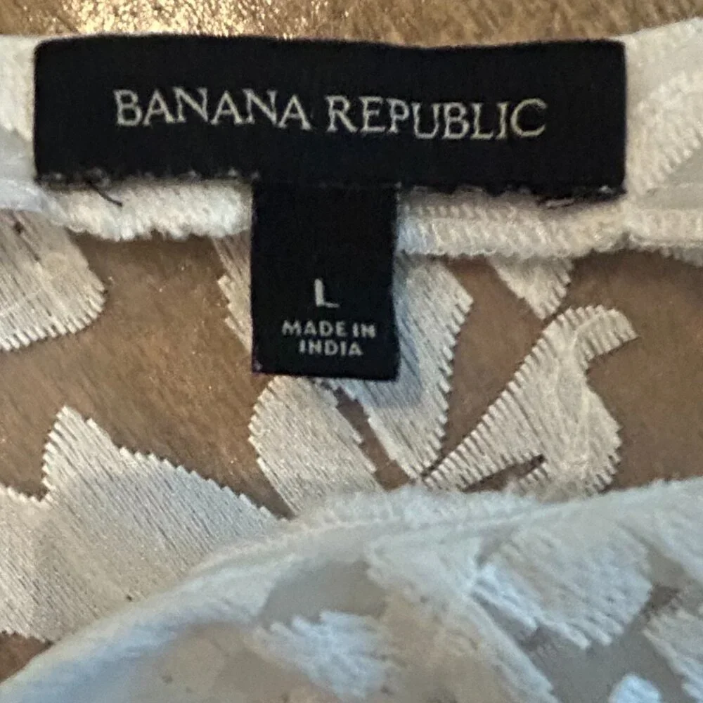 BANANA REPUBLIC white floral lace sheer tank top (L) - Picture 7 of 7